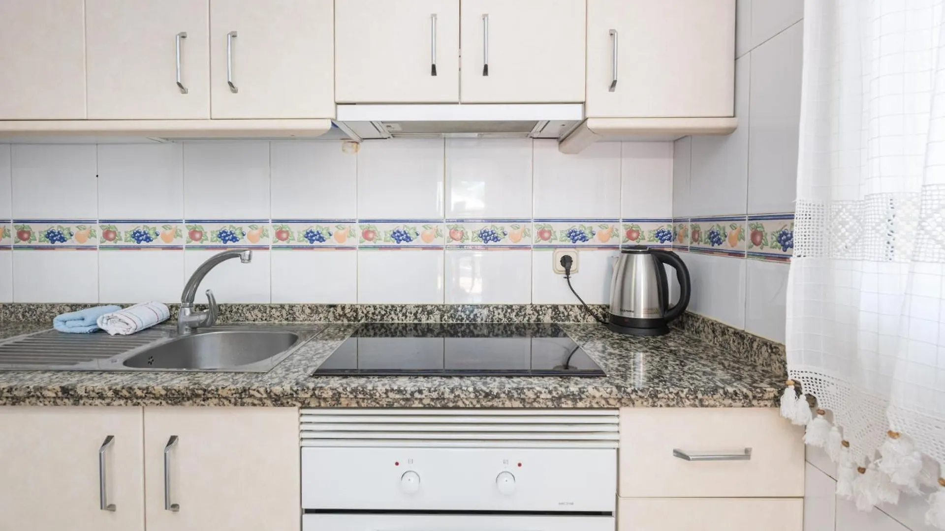 Castillo Sohail Townhouse Near The Beach By Costarentals - Ref 101 Fuengirola Spain